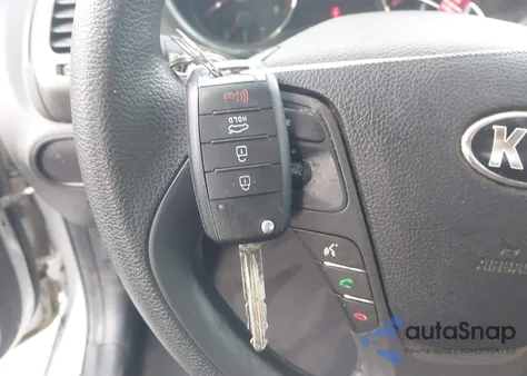 2017 Kia Forte Lx z USA, uszkodzony, nr VIN 3KPFK4A73HE067394